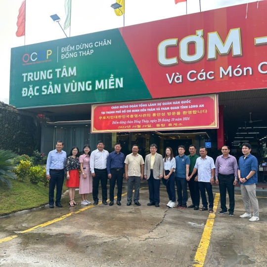 Tổng Lãnh sự quán Hàn Quốc tại TP.HCM tham quan tại tỉnh Long An
